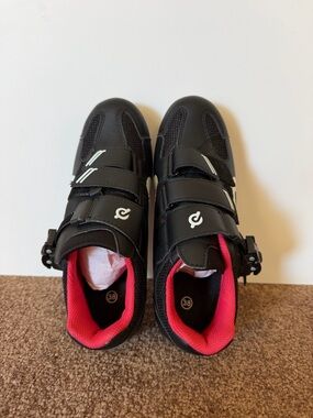 NWT Peloton Cycling Shoes Size 38 (W7.5 US)
